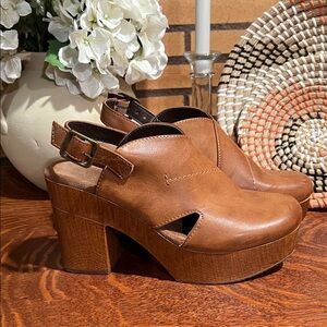 Brown faux Leather Platform Sandals